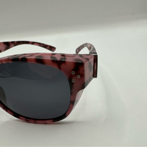 Privé Revaux | Pink Tortoiseshell Polarized Sunglasses - Picture 8 of 8